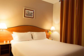 Отель Hotel Eden Montmartre  Париж